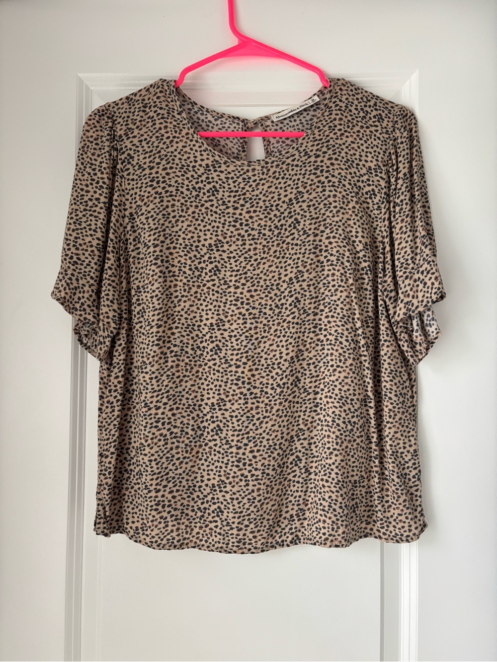 Abercrombie & Fitch Beige and Black Leopard Print Short Sleeve Top
